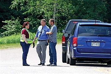 Police ID homicide victim; hunt for suspect continues