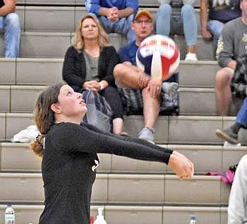 Lakeland volleyball loses first conference game to Tomahawk