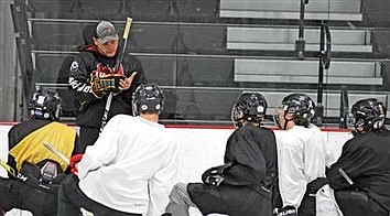 Lakeland boys’ hockey shakes off the rust