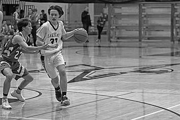 Thunderbirds offense sputters in loss to Rhinelander