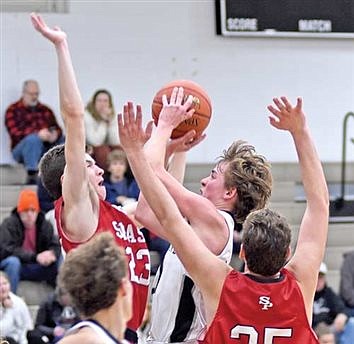 Panthers late 3-pointer beats Thunderbirds
