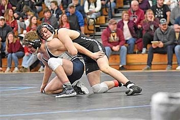 Lakeland wrestling’s season ends in Eau Claire