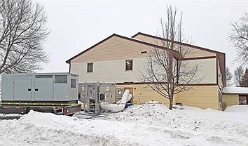 Apartment fire in Rhinelander displaces 26