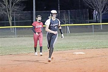 Raiders best Lakeland softball in doubleheader