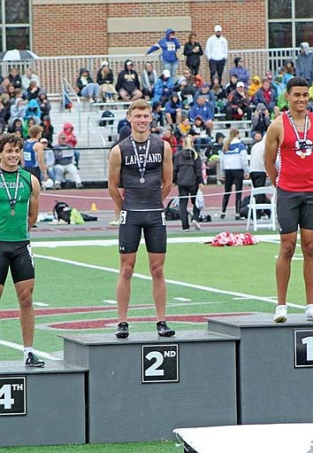 Bo Peterson finishes state runner-up in 400 meter dash