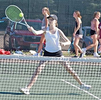 Lakeland girls’ swim, girls’ tennis get season underway