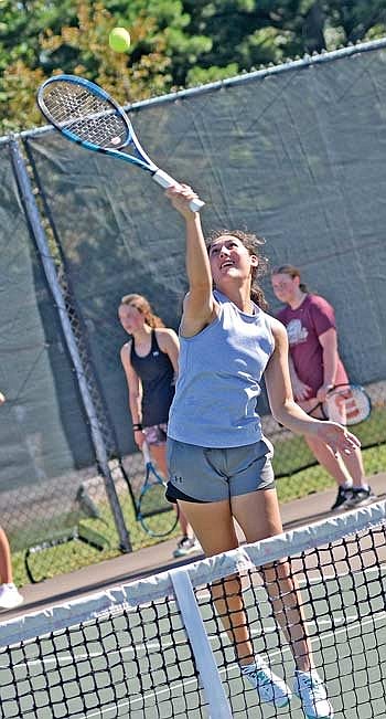 Lakeland girls’ tennis has pieces to be top team in GNC