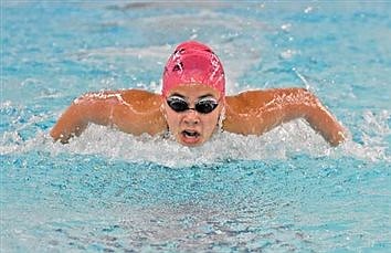 Lakeland girls’ swim hosts first GNC?meet