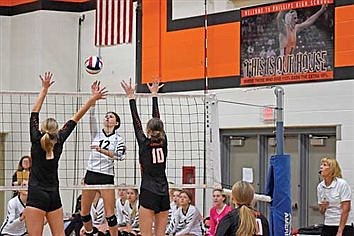 Lady Thunderbirds take third place at Phillips Invite