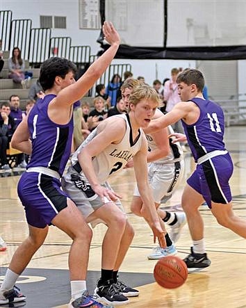 Mosinee shoots their way past Lakeland