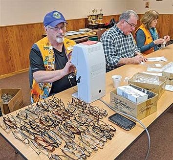 Lake Tomahawk Lions donate used glasses to third world countries