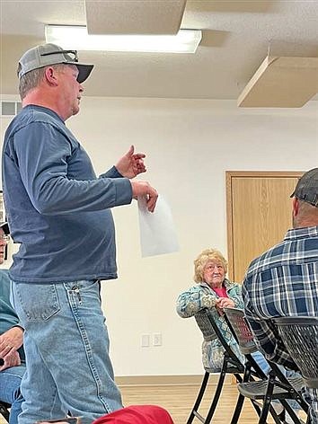 Resident, snowmobile club, town board talk Oak Drive trail issue in Hazelhurst