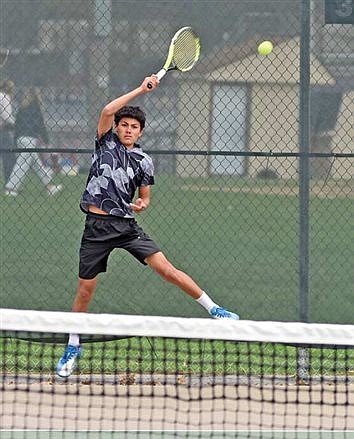 Dominic Gironella advances to sectional meet