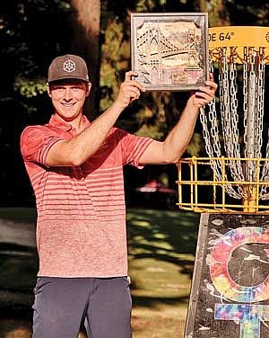 Clutch putt wins disc golf playoff for Adam Hammes
