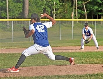 Crandon uses big first inning to defeat Thunderbirds