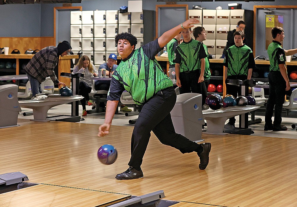 Dominic Hakala bowls during high school club practice at Hodag Lanes Tuesday, Nov. 7. Hakala led the Rhinelander/Tomahawk boys’ team with 31 fills and 18 strikes in a WiHSBC District 9 meet in Weston on Sunday. (Bob Mainhardt for the River News)