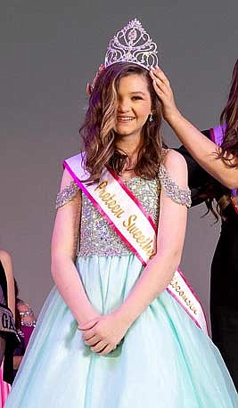 Arbor Vitae native Cathie Mayo won Miss Wisconsin Preteen in the Sweethearts of America Pageant on May 11, in Kenosha. (Contributed photograph)