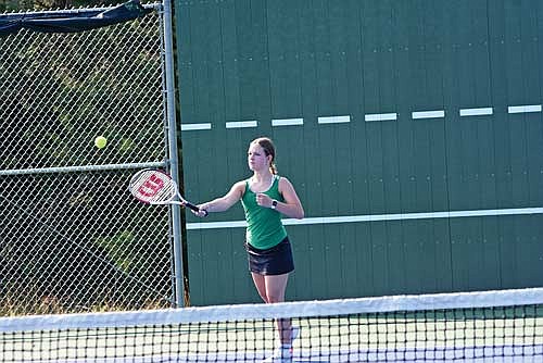 Isla Anderson hits a groundstroke during the first day of practice Tuesday, Aug. 13 at the Lakeland Union High School tennis courts in Minocqua. (Photo by Brett LaBore/Lakeland Times)