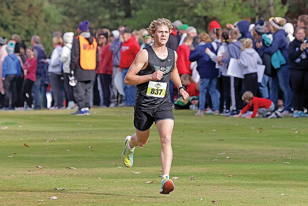 Rhinelander’s Ayden Myers races toward the finish of the WIAA Division 2 boys’ state cross country meet in Wisconsin Rapids Saturday, Nov. 2. (Jeremy Mayo/River News)