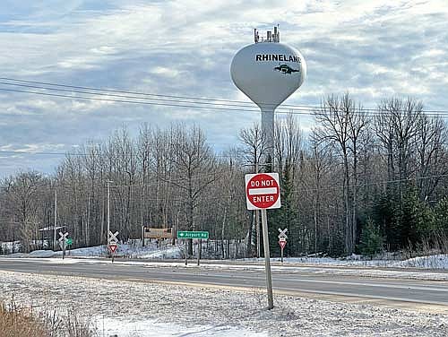 The City of Rhinelander’s Highway 8 water tower is expected to be repaired later this year after the city’s Common Council accepted a bid from a Lodi-based company. The work is needed to prevent holes or leaks from occurring, which could lead to shutting down the tower for extensive and expensive repairs, city officials told the council. The city has three water towers. (Photo by Heather Schaefer/River News)