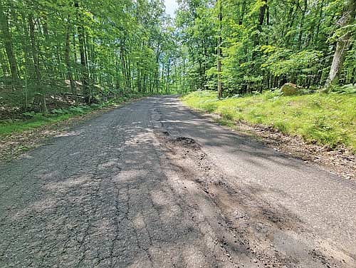 Hazelhurst receives $137,000 annually from the state to offset costs for road construction. This year the town will use most of that to repair an 800-foot stretch of Wildwood Drive. (Photo by Michael Strasburg/Lakeland Times)