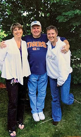 Rick Derrick with his sisters Lisa Ann Maata, left, and Celjie Maata. (Contributed photo)