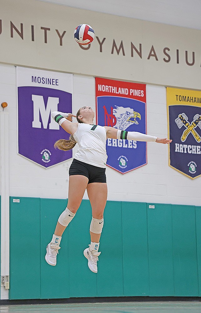 Rhinelander’s Ava Rathbun serves in the first set of a GNC match against Antigo Sept. 15. The senior had a team-high five aces as the Hodags fell 23-25, 25-17, 25-14, 25-14 to the Red Robins in Jim Miazga Community Gymnasium. (Blake Richard/River News)