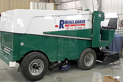 Rhinelander Ice Association gets a Zamboni