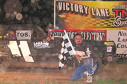 Dunbar, Eberl score WISSOTA wins on wild night at TNT Speedway