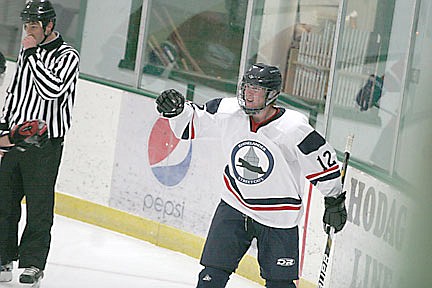 Hockey: Street Cats earn first victory