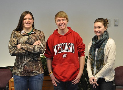 Rhinelander students share foreign exchange experiences