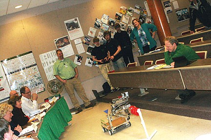 RHS&#8200;tech club shows off its robots
