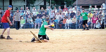 Snowhawks defeat Dazzle's Demons 19-9