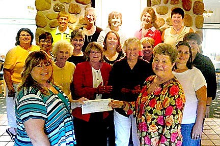 Pinewood Country Club Ladies League makes donation 