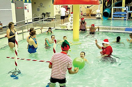 Santa makes one final pre-Christmas visit to Rhinelander