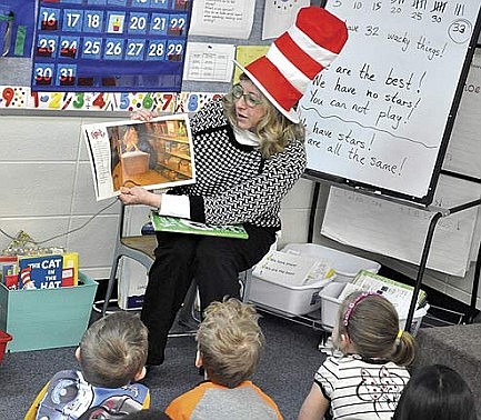 Crescent Elementary School celebrates  Read Across America week