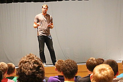 Packers TE Taylor surprises RHS football team