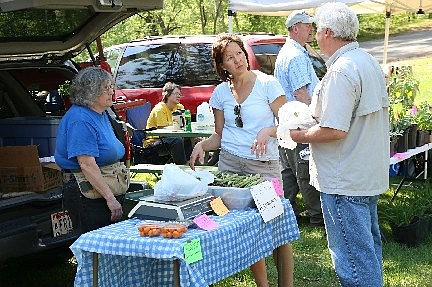 Hodag Farmers' Market kicks off 2014 season