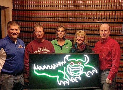 Stefonek wins neon Hodag sign at homecoming game