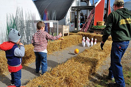 Hanson's second annual Fall Fest draws a crowd