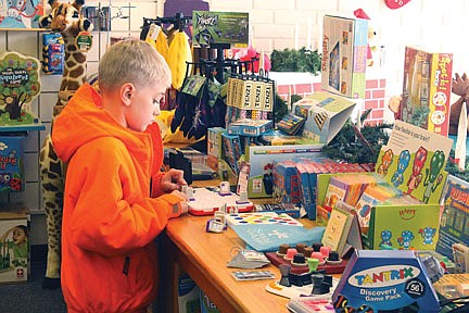 Downtown Rhinelander preparing for Holiday Open House
