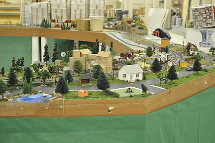 Rhinelander Railroad Association invites public to see Christmas train display