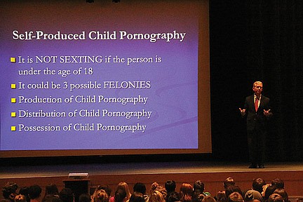 Internet Crimes Against Children task force agent tells students, parents about the dark side of technology