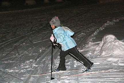Helping the littlest skiers the focus of candlelight ski event