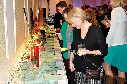Green Tie Gala helps HSF support area teachers