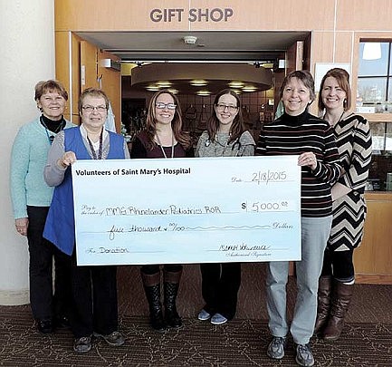 Reach Out and Read program receives $5,000 donation from hospital volunteers