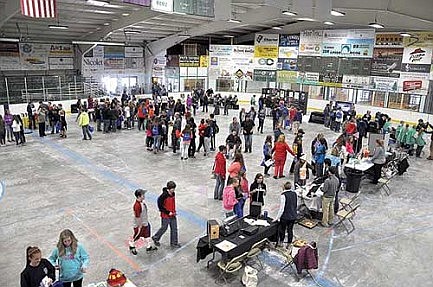 Nicolet Career Expo 2015 draws an estimated 600 students