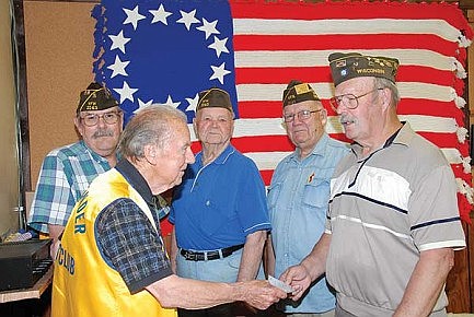 Photo: Saluting the VFW 