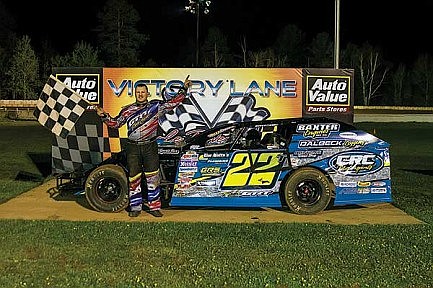 Truscott wins Midwest Mod  Special at Eagle River Speedway