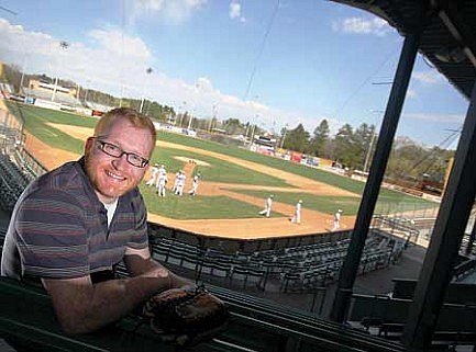 Library to host baseball expert Oct. 5